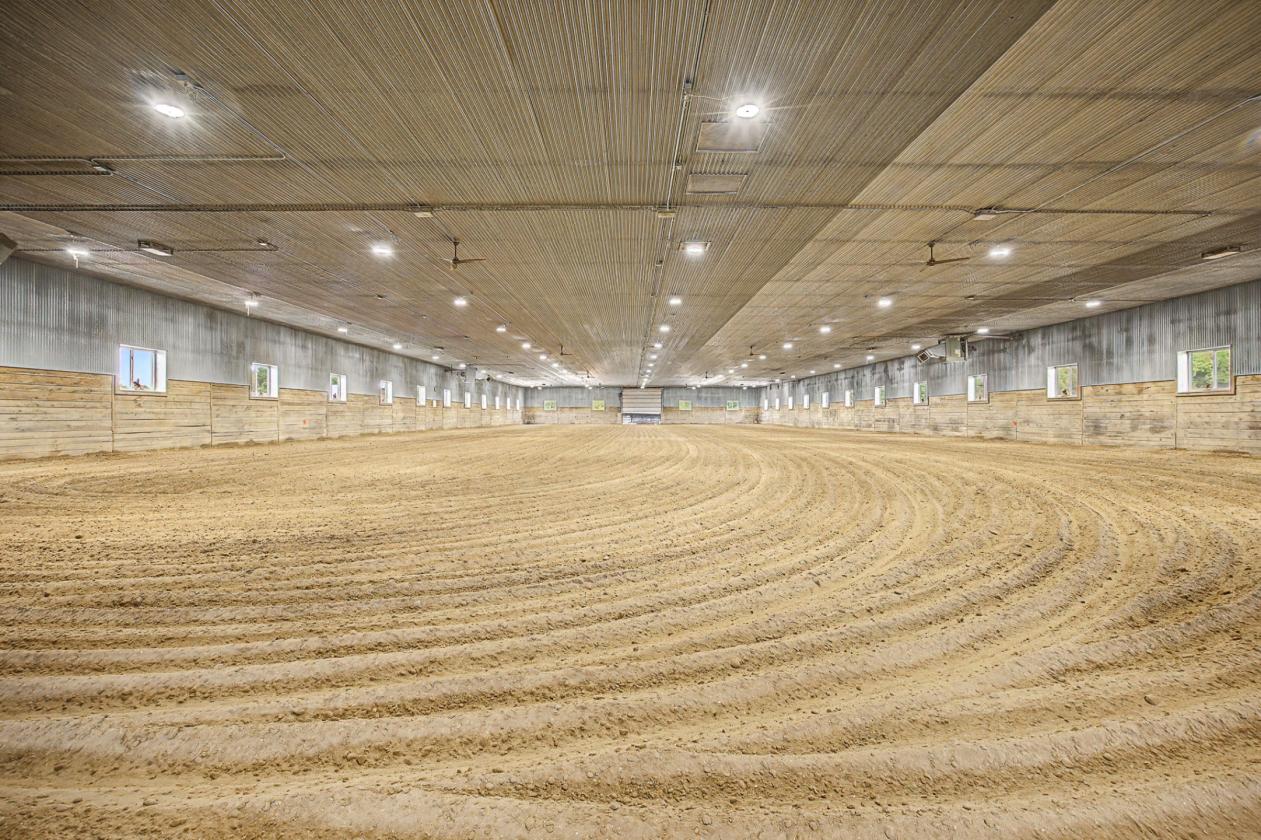 32-Stall Lakefront Equestrian Facility - photo 4
