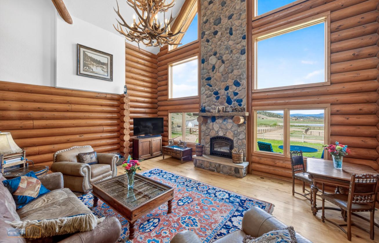 Log Home on 40 Acres! - photo 7