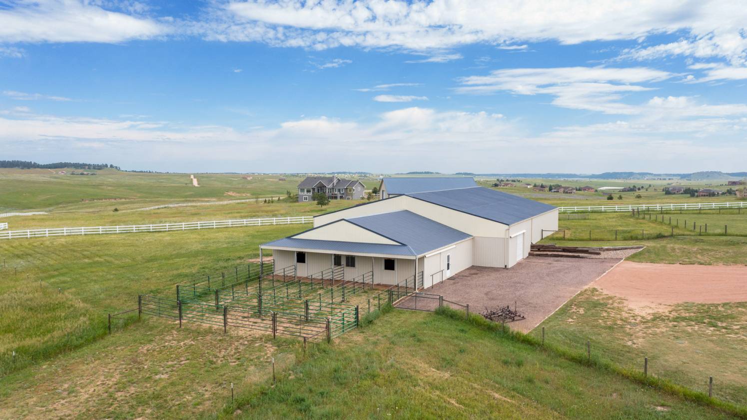 GORGEOUS RANCHER*VIEWS* INDOOR ARENA* 35 ACRES - photo 9