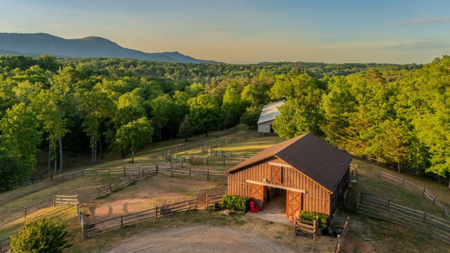 Historic 24 ac Equestrian Estate w Covered Arena - photo 1