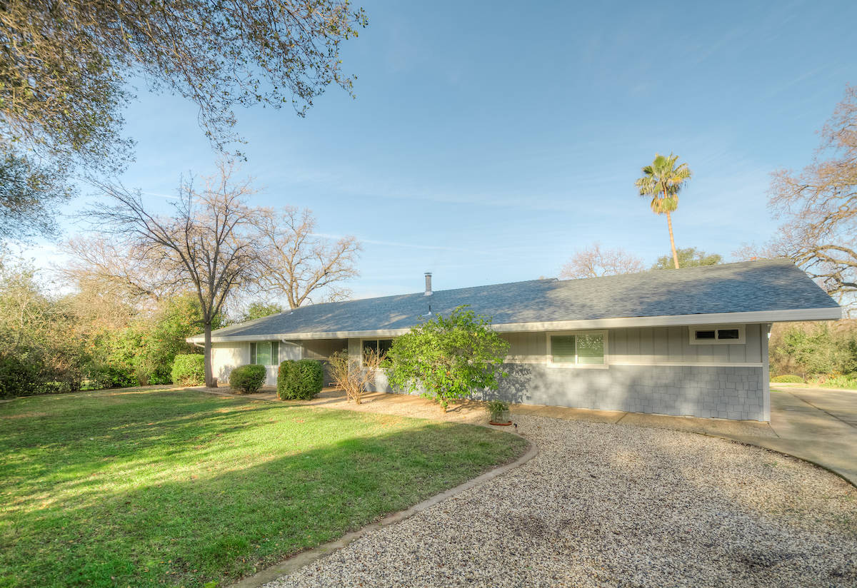 8.28 ACRES AND ROOM FOR THE HORSES!! Oroville, Butte County, California