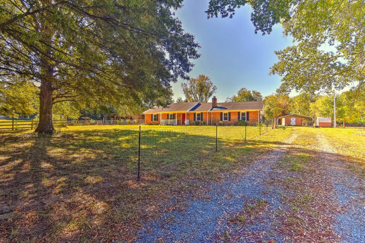 Horse Property for sale.