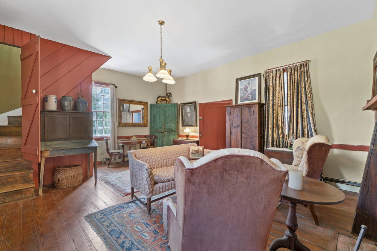Pre-revoutionary home on a 10-acre horse farm! - photo 13