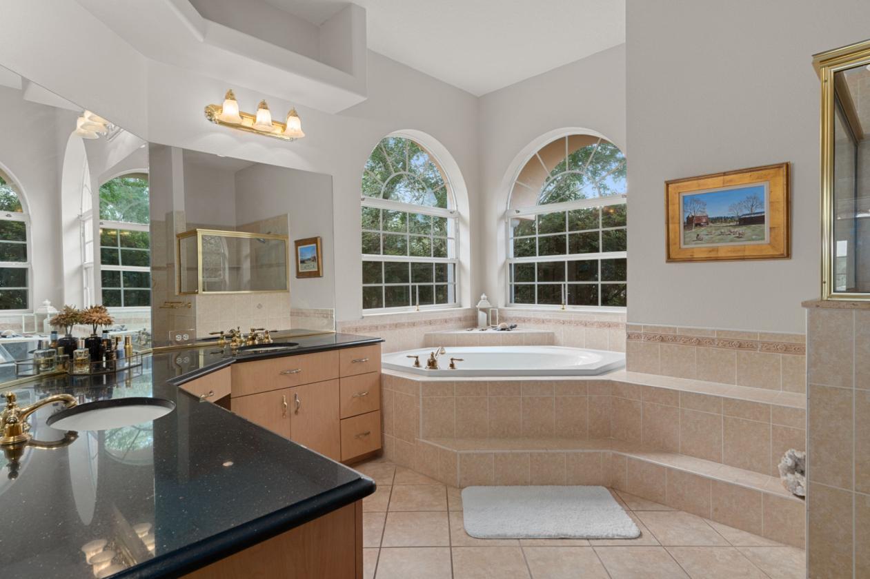 Private Retreat Near Horse Trails - photo 13