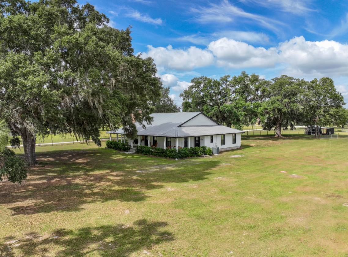 Horse Property for sale.