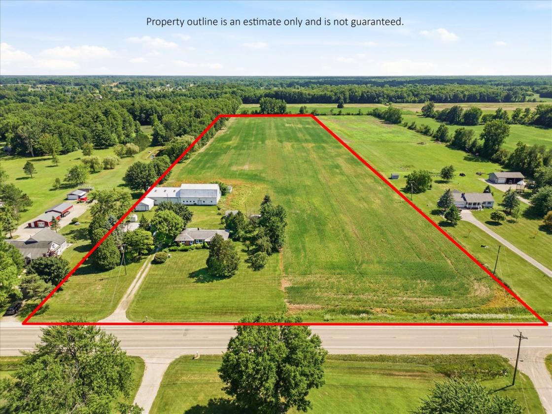 17.8 ACRE EQUESTRIAN FACILITY! - photo 2