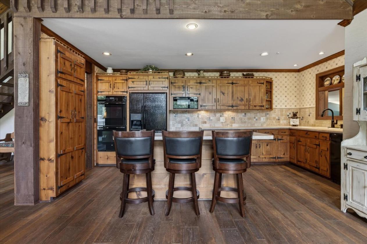 Custom Built Cabin with 3.5 Acres for Horses - photo 7