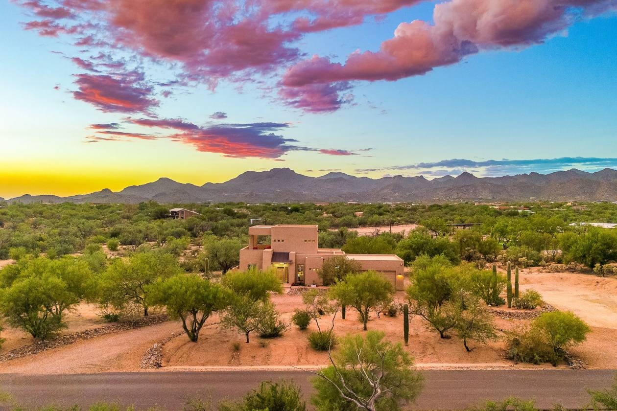 Horse Property for sale.