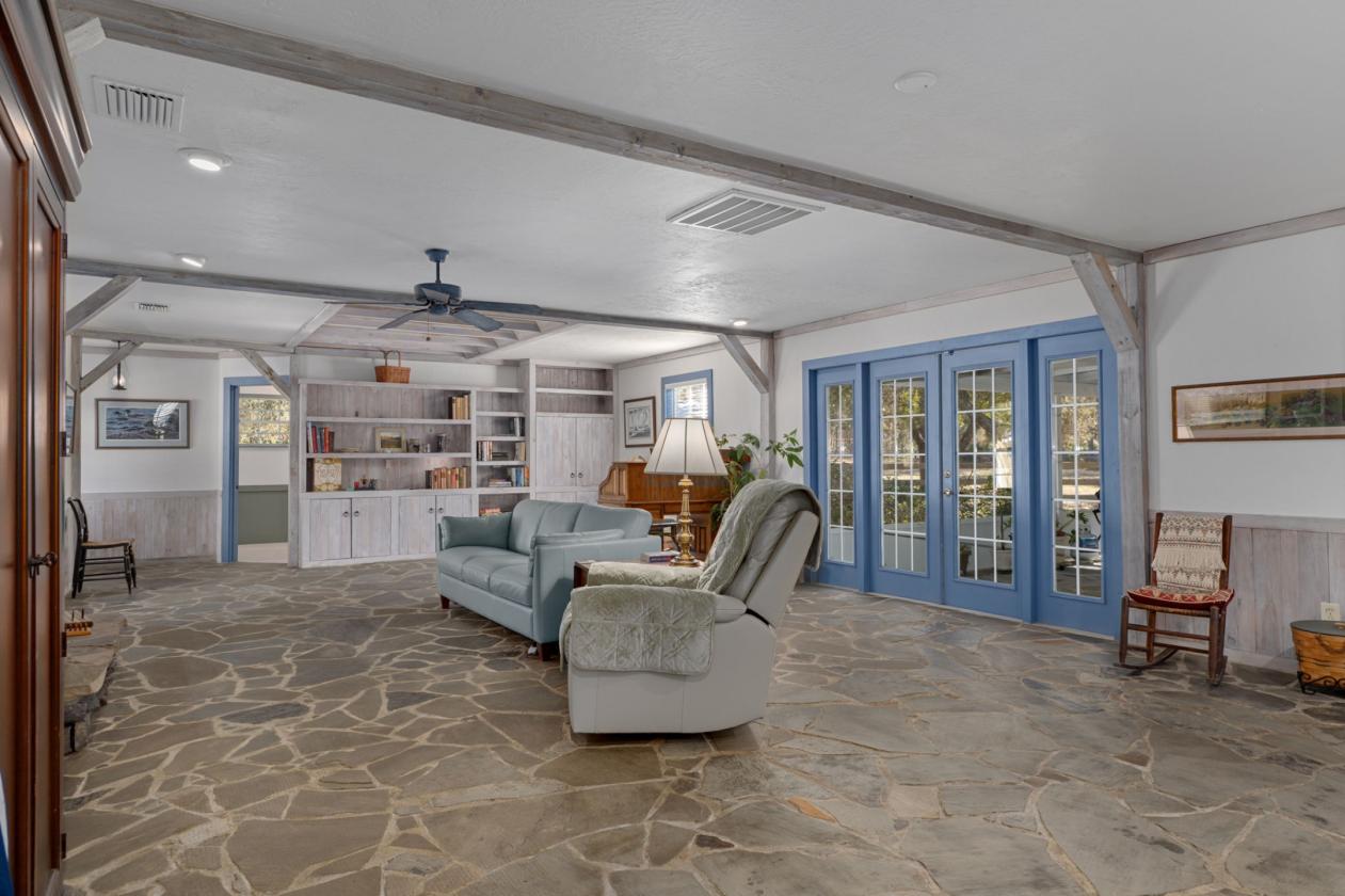 A Rare Equestrian Retreat in Pine Ridge Estates - photo 16
