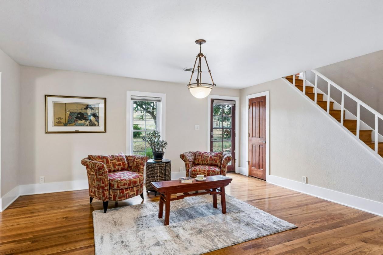 Remarkable horse property with beautiful pasture - photo 4