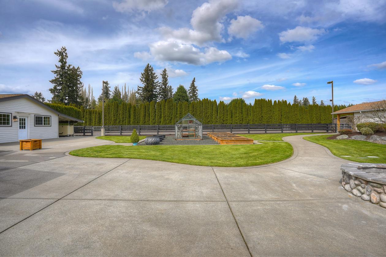 An Exceptional 10-Acre Equestrian Estate - photo 17