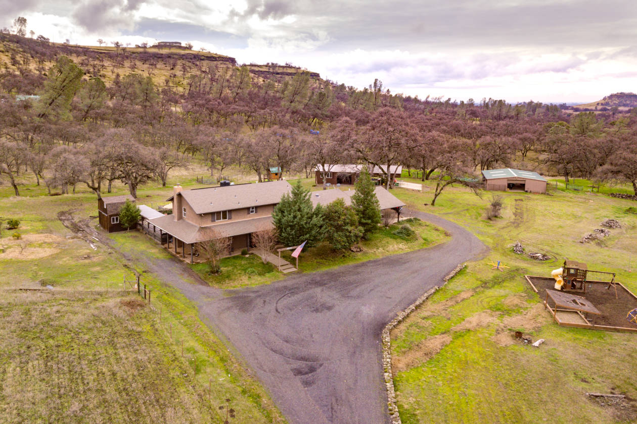 Butte Valley, CA Horse Property for sale! 5 Stalls.... Oroville