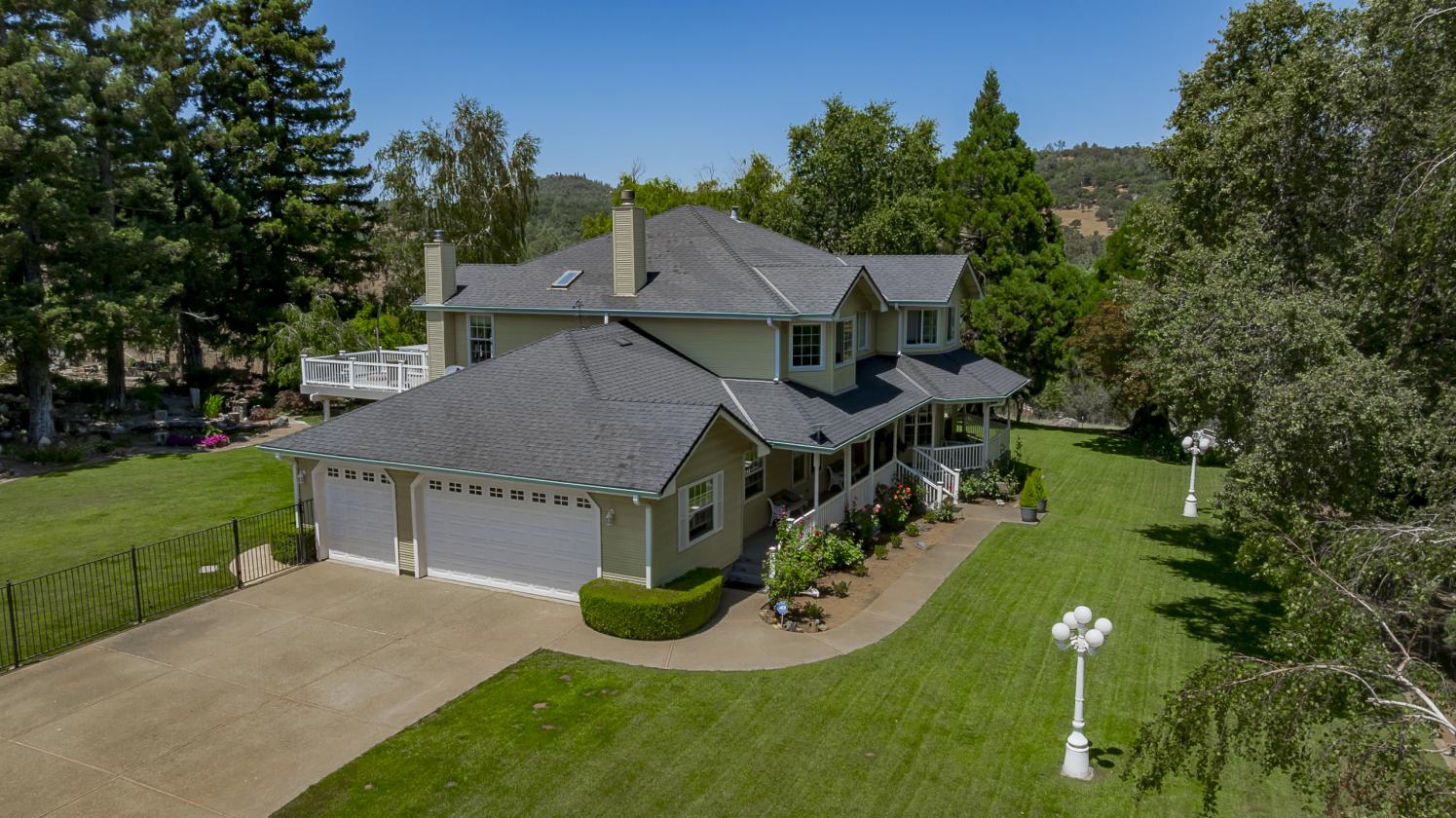 Historic 10-Acre custom Equestrian Estate & Vineyard - photo 13