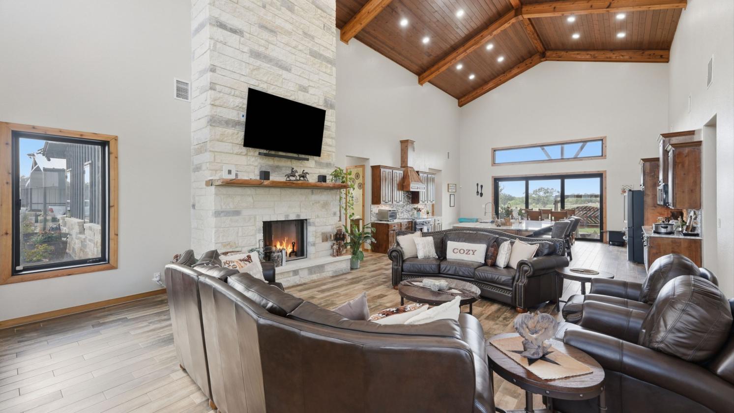 Turnkey Barndominium on 18 Acres - photo 4