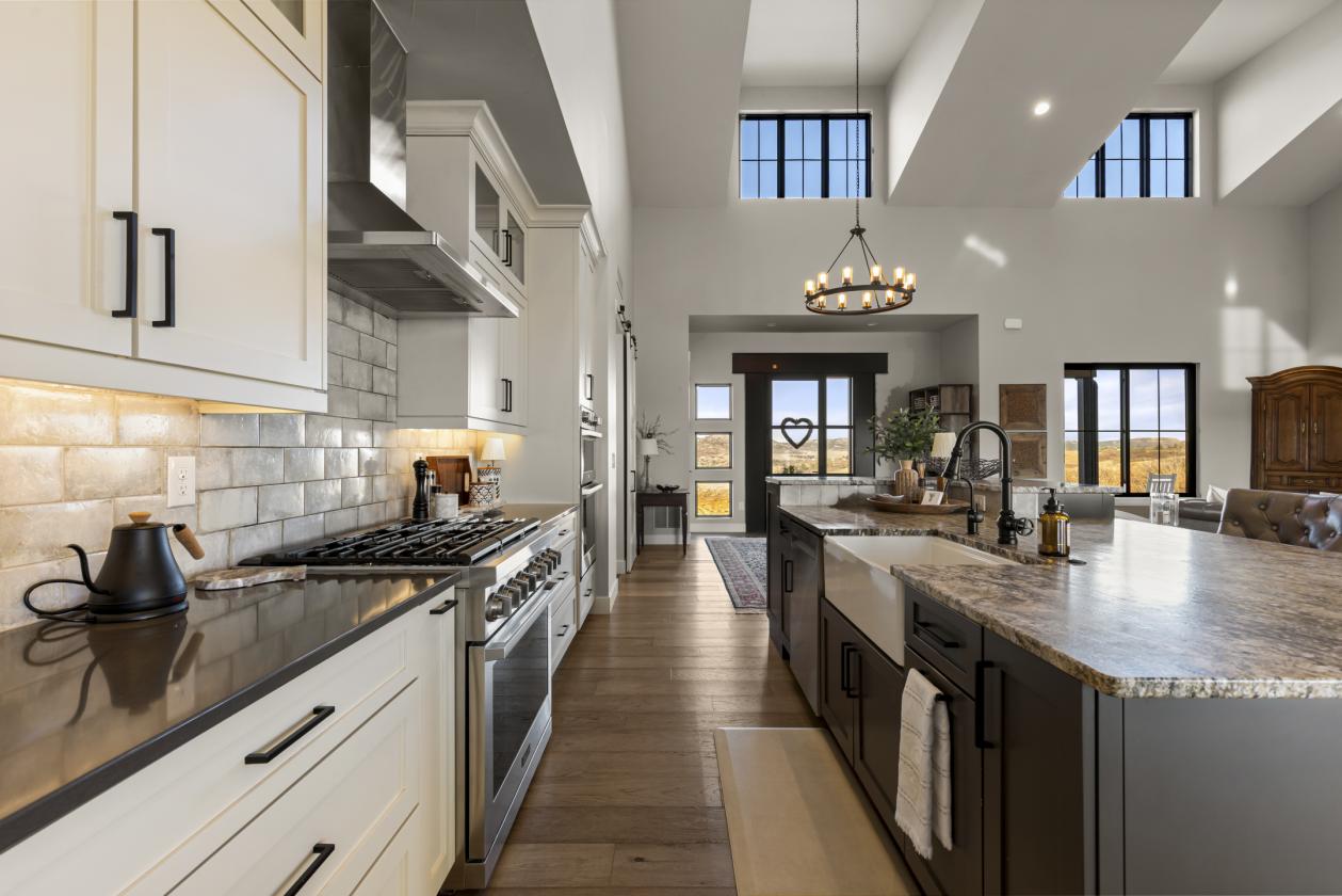 Exceptional Mountain Residence with Room for Horses - photo 7