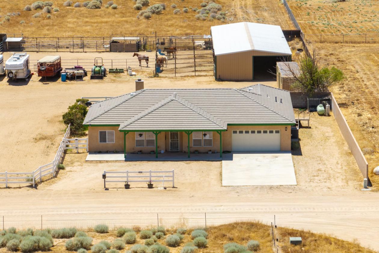 Turn key Ranch in west Lancaster - photo 1