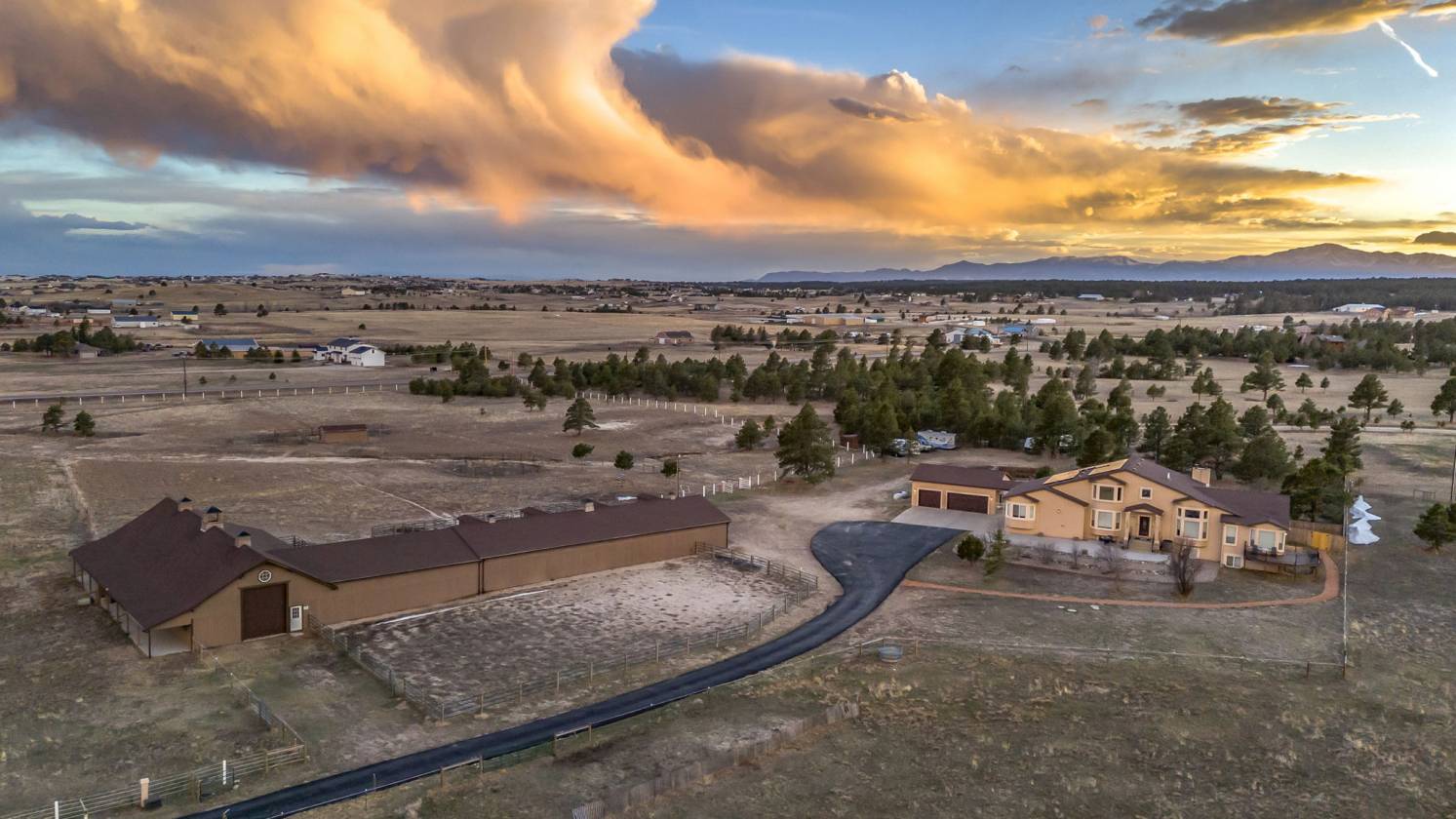 Horse Property for sale.