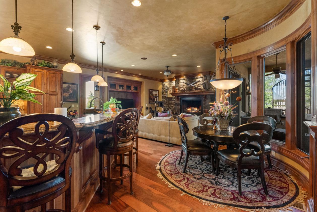 Extraordinary Estate in Pleasant Valley - photo 17