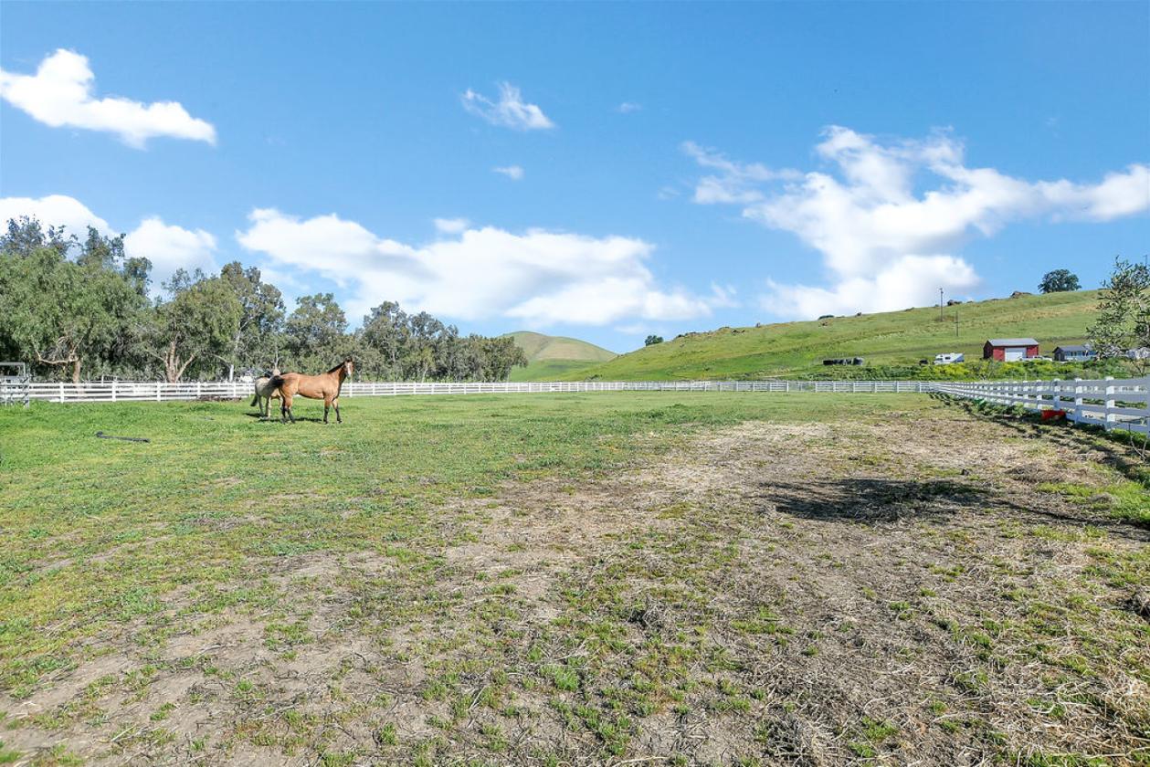 10 Acres in Briones Valley - photo 25