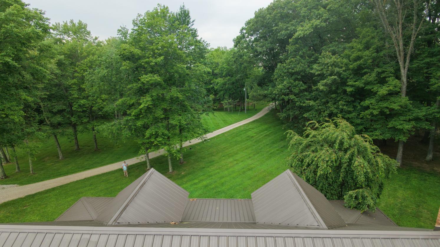 31 LEVEL ACRES w/HOME, BARN, 4 CAR GARAGE - photo 9