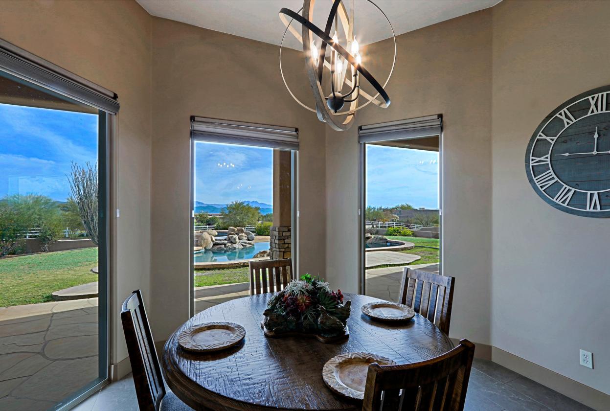 Exceptional 5 Acre Estate with a Designer Barn - photo 13