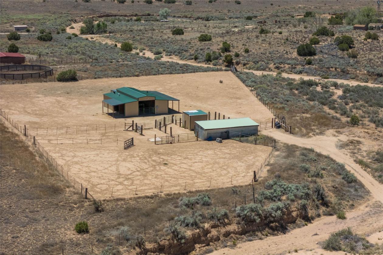 Starry Night Ranch - House/Guest House/Barn - photo 29