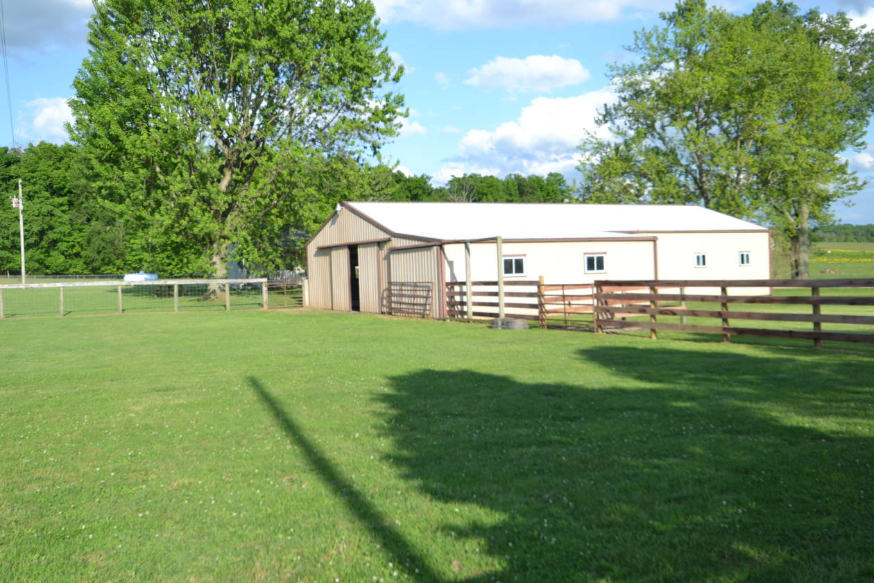 9468 S. State Road 335 New Pekin, Washington County, Indiana