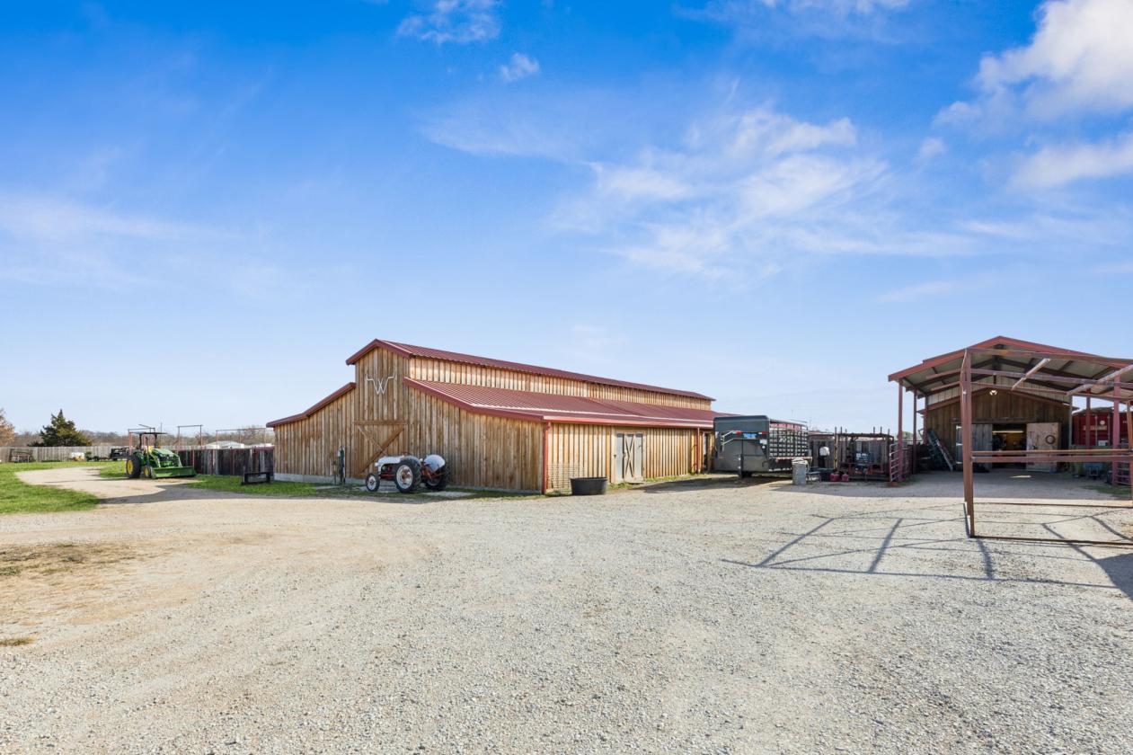 Premier Equestrian Facilities - photo 14