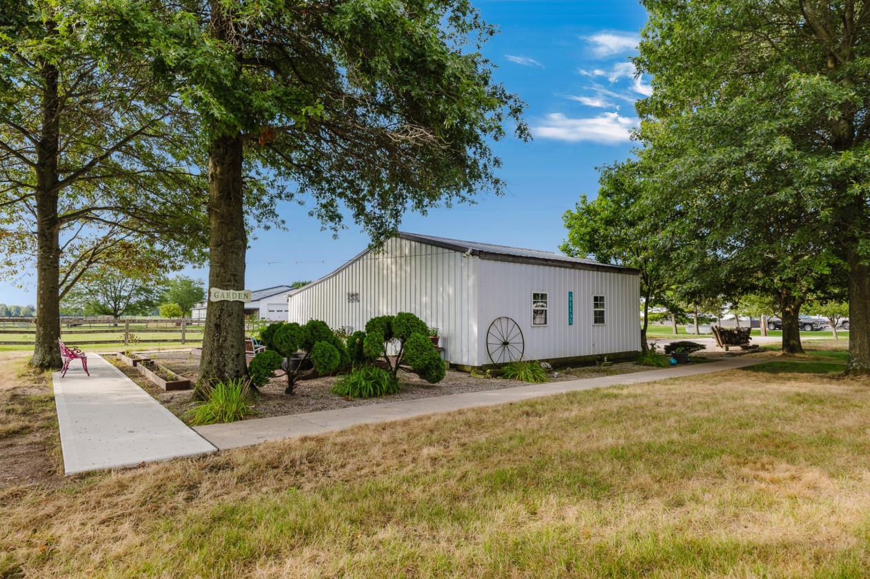 Exceptional equestrian estate on 18+ acres! - photo 26