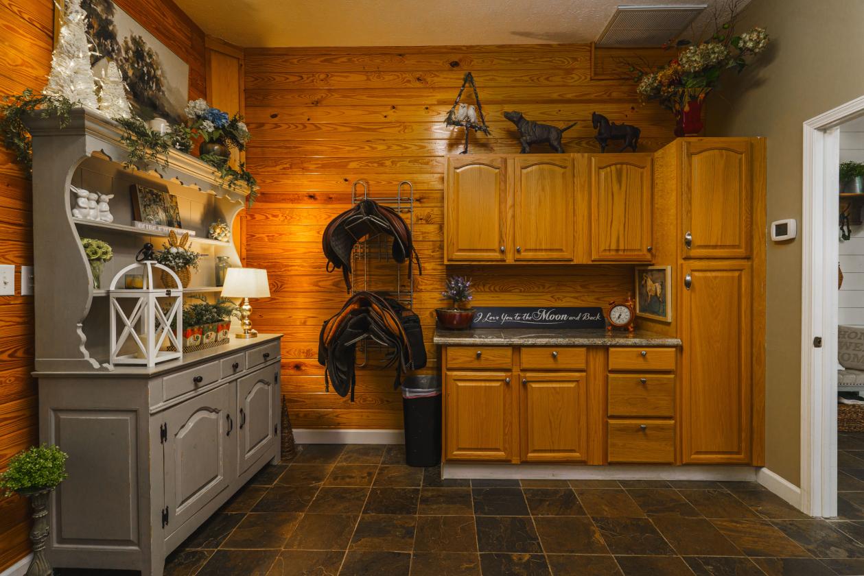 Stunning Equestrian Estate - photo 9