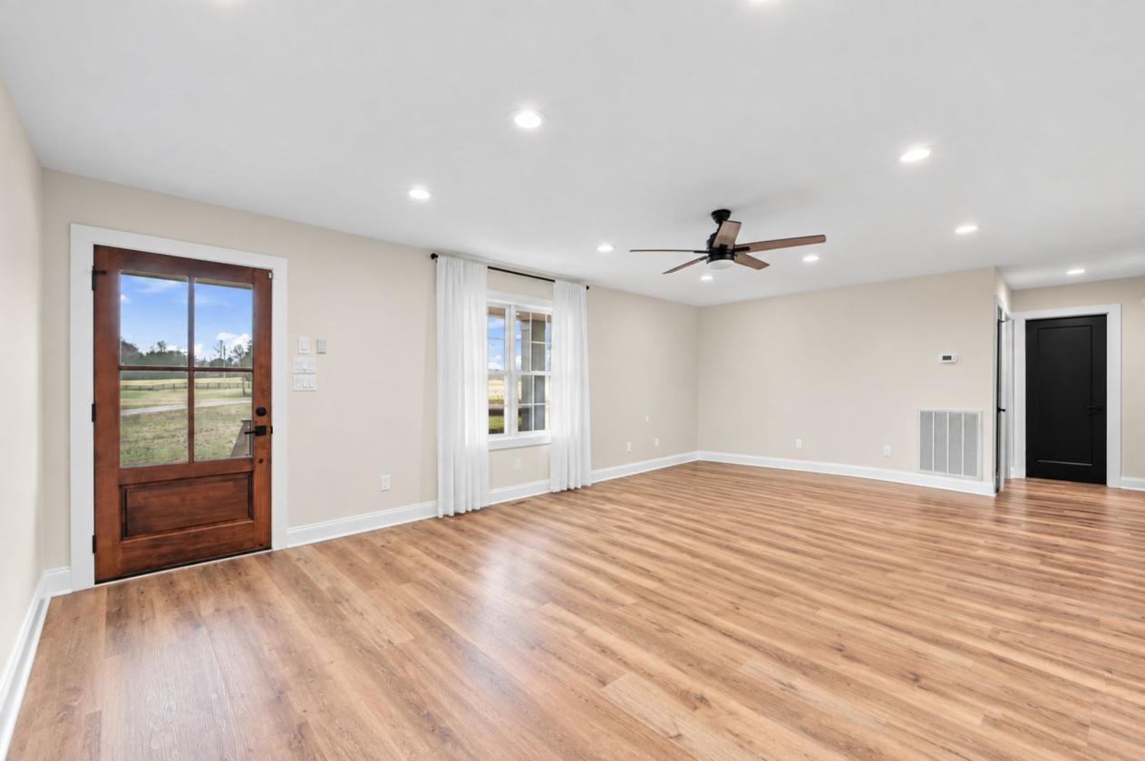 Peaceful 10 Acres/Renovated Home - photo 7