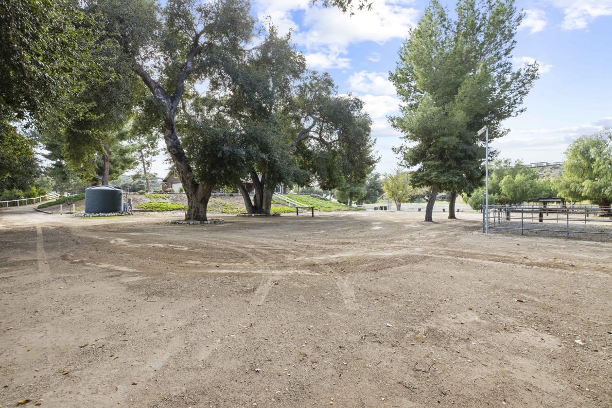 Amazing Horse Ranch just outside of Los Angeles - photo 20