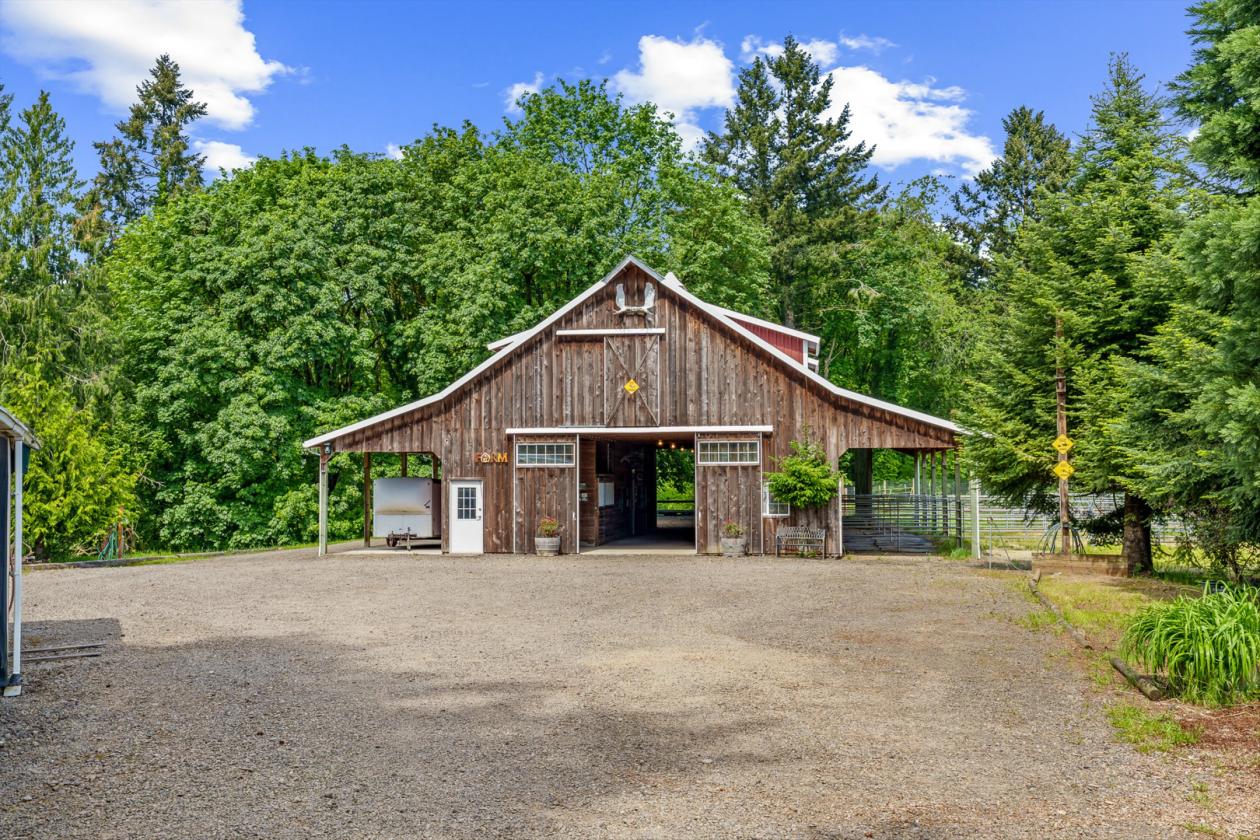 Charming horse property on private lane - photo 16