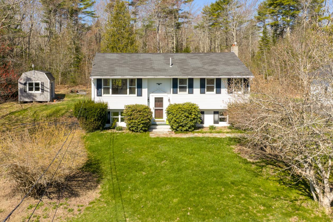 Split level ranch on 10 wooded acres in West Bath - photo 5