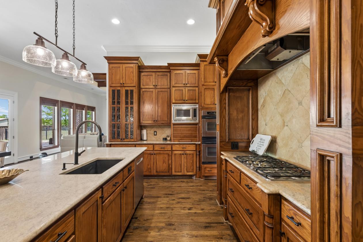 Luxury Acreage Living Without Compromise - photo 11