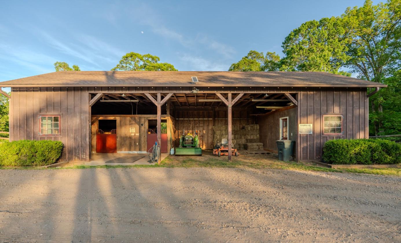 Historic 24 ac Equestrian Estate w Covered Arena - photo 6