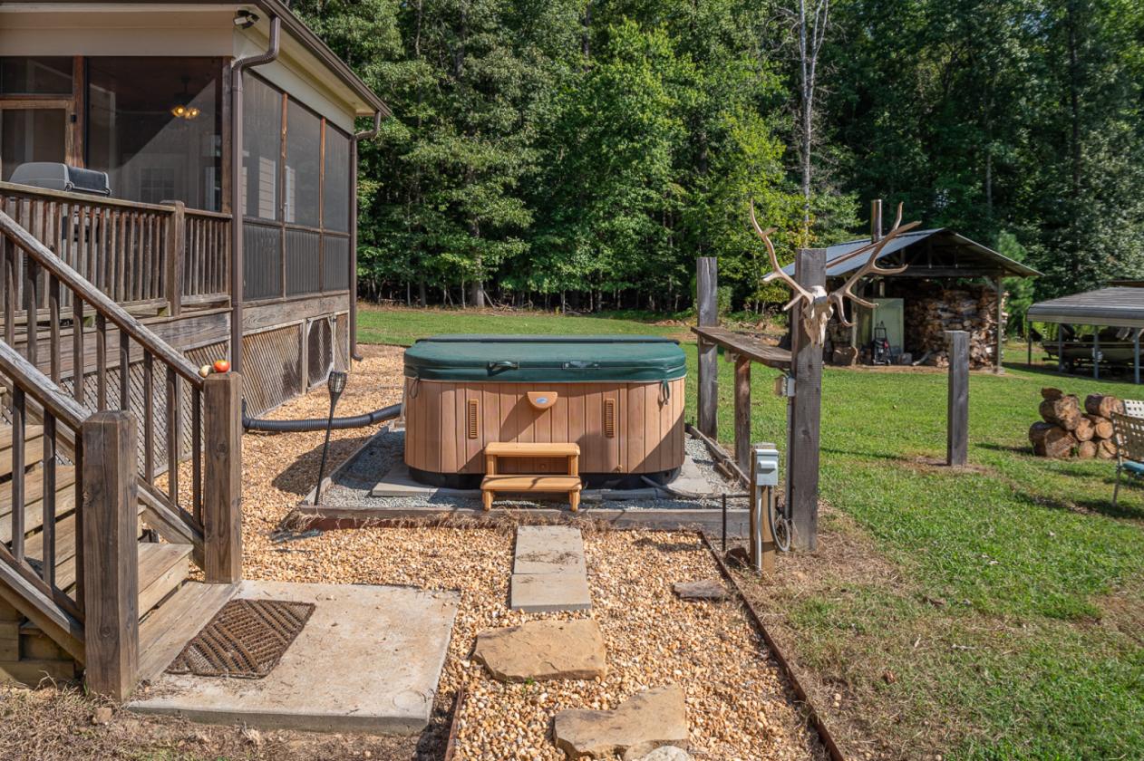 Must SEE Equestrian Property on 25+ acres - photo 7