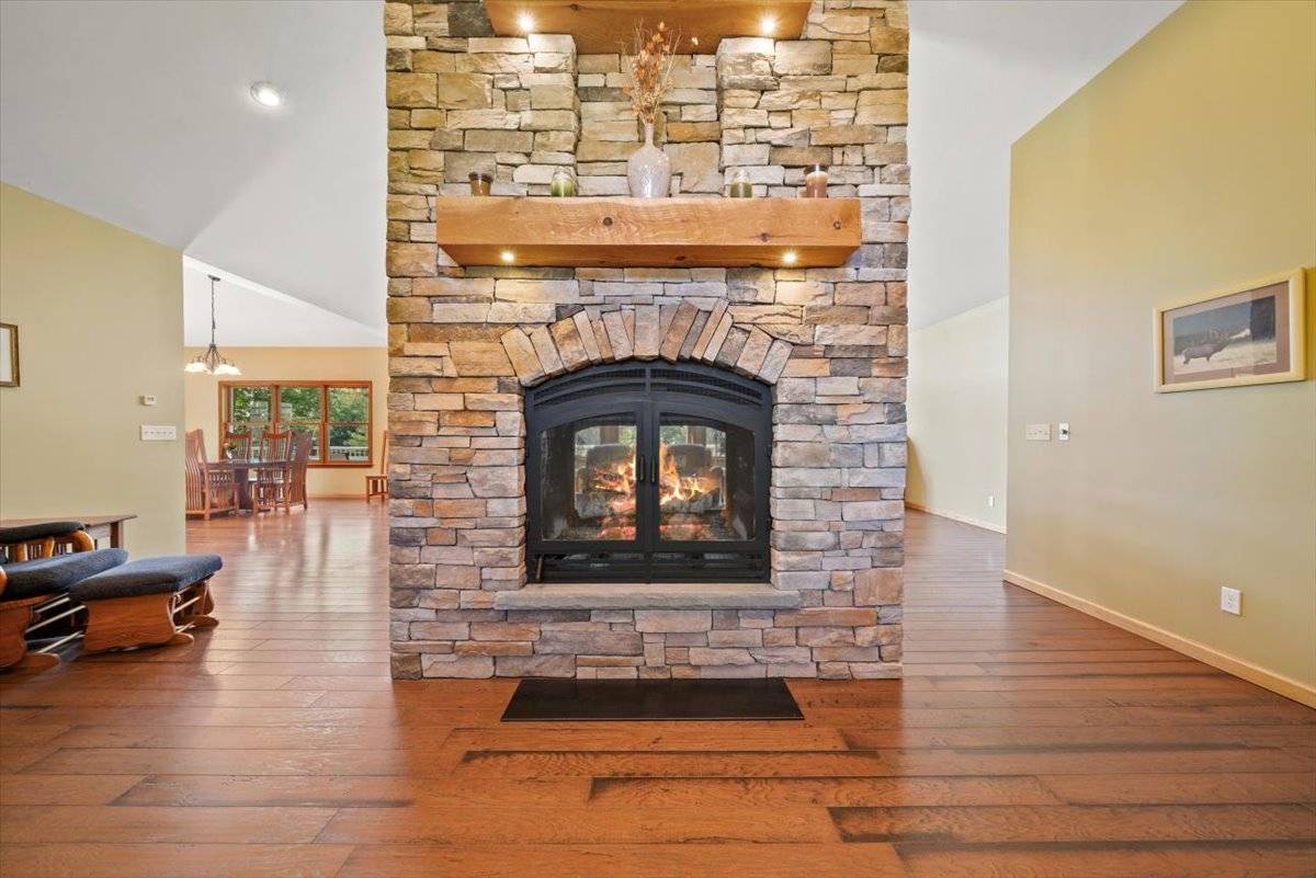 Pocono Mountains Lodge- Pending - photo 4