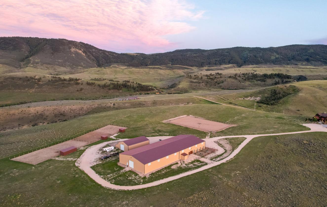 Turn-Key Equestrian Estate on 106 Acres - photo 3
