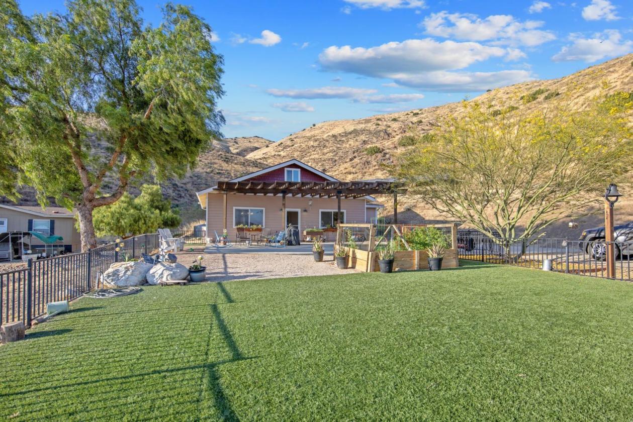 BEAUTIFUL AGUA DULCE VIEWS 160 ACRES - photo 10
