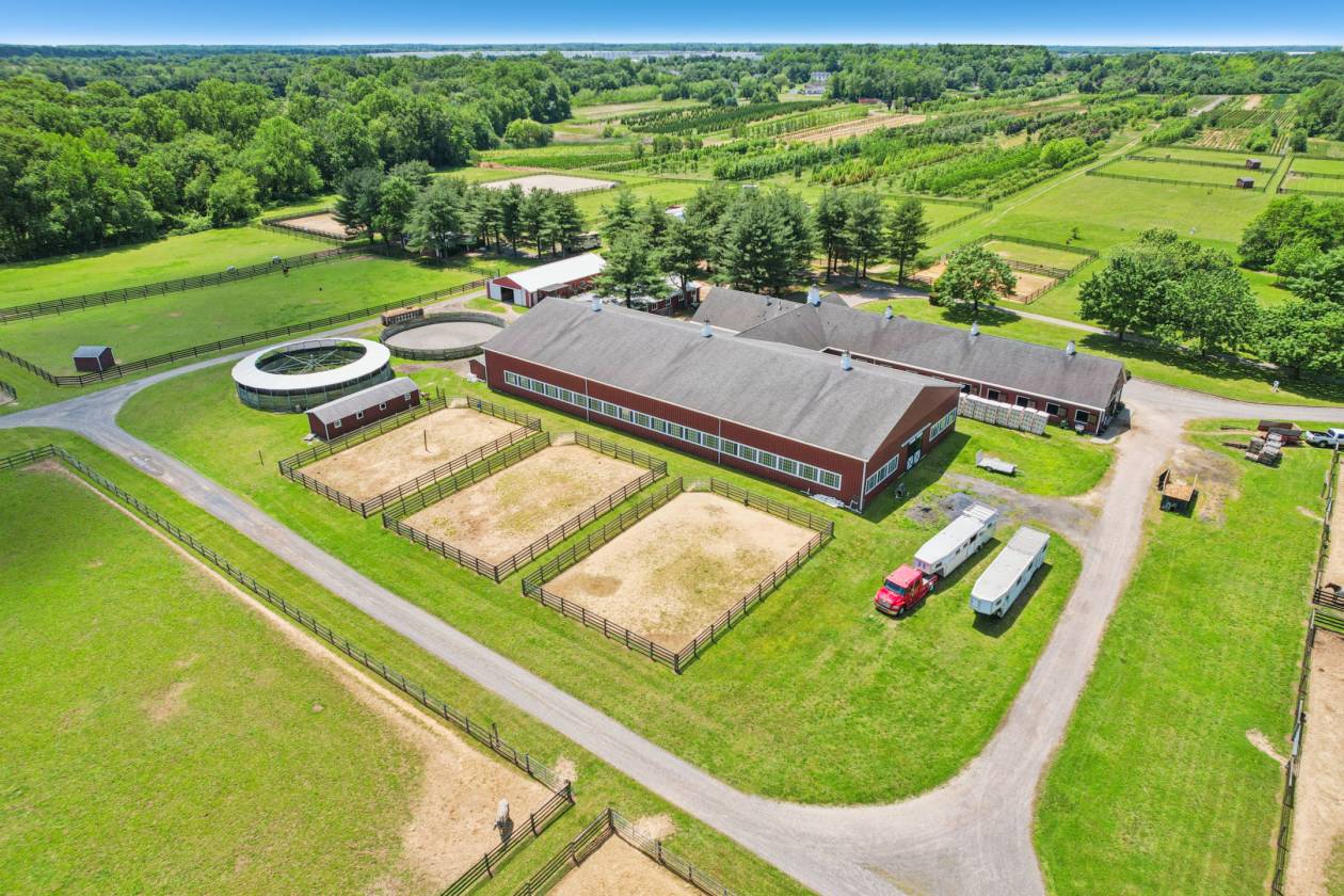 Equestrian Farm w/ 2 Homes & Caretaker Quarters - photo 12
