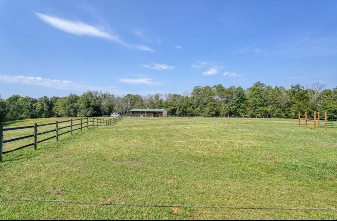 Beautiful Equestrian Property - photo 26