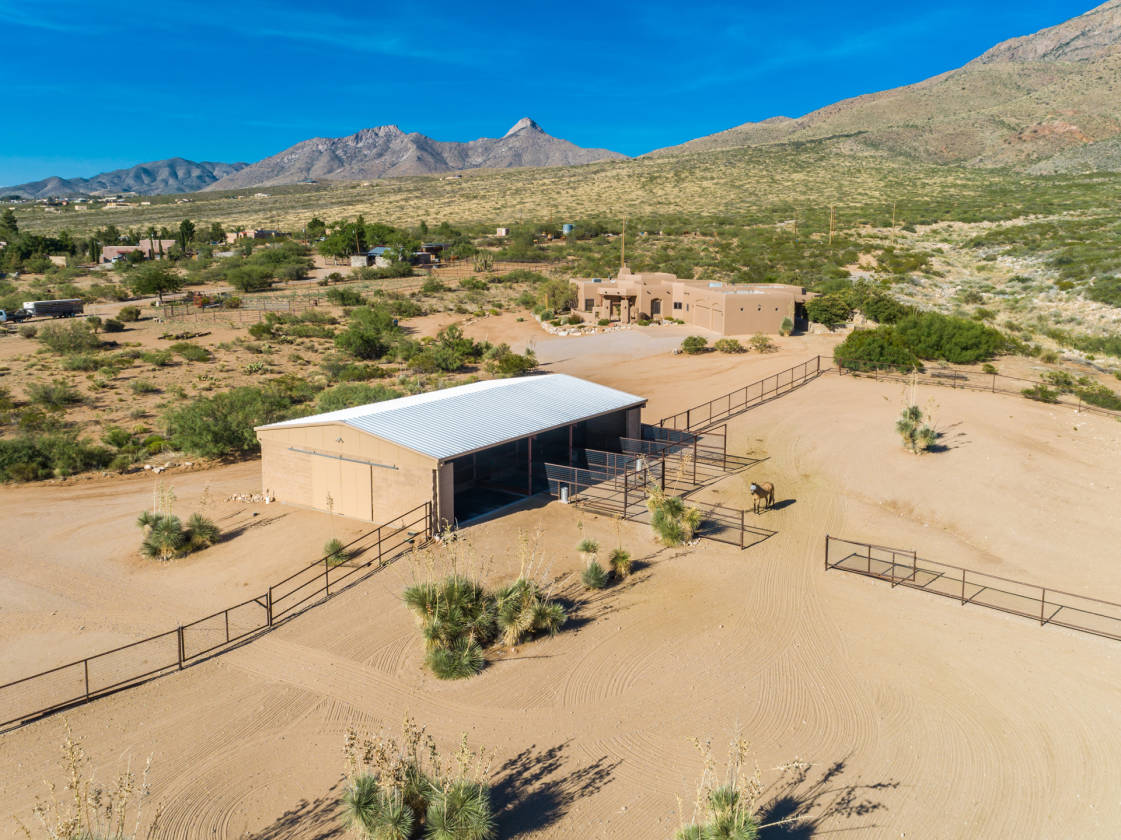 New Mexico Horse Property With AMAZING Riding Opportunities! Las