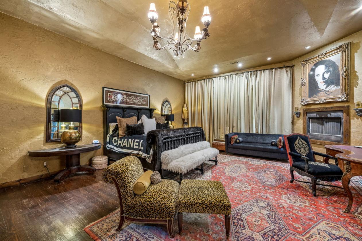 In-Town Luxury Resort Inspired Equestrian Retreat - photo 18