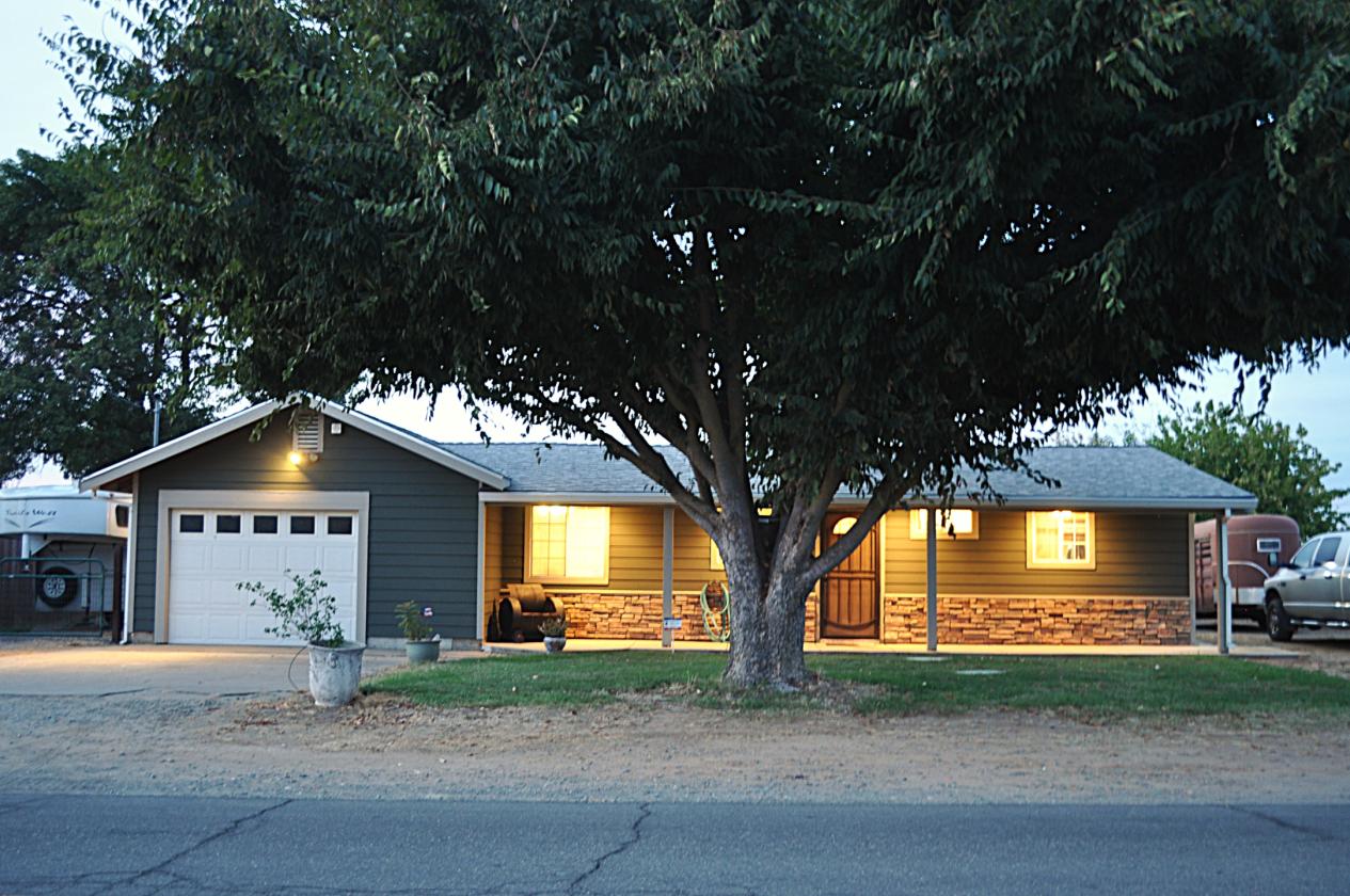 In-Town Horse Property with Charming Ranch Home - photo 2