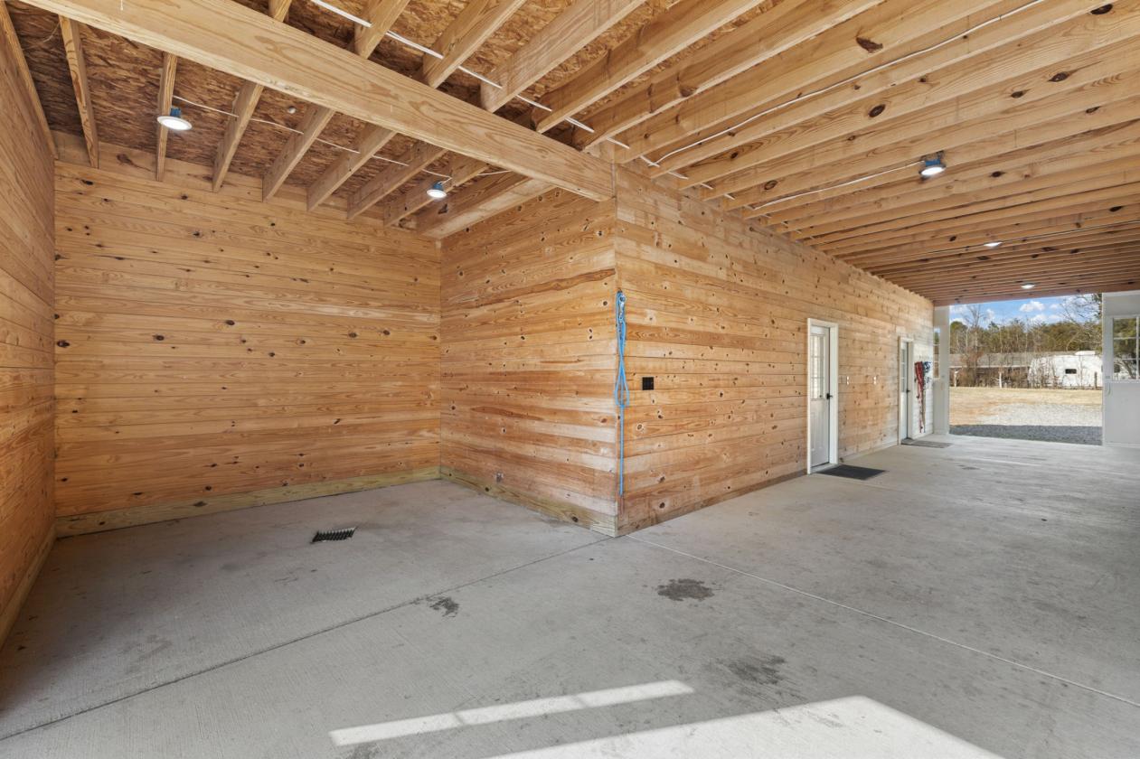 Sunny Side Up Farm | 9-Stall Equestrian Estate - photo 28