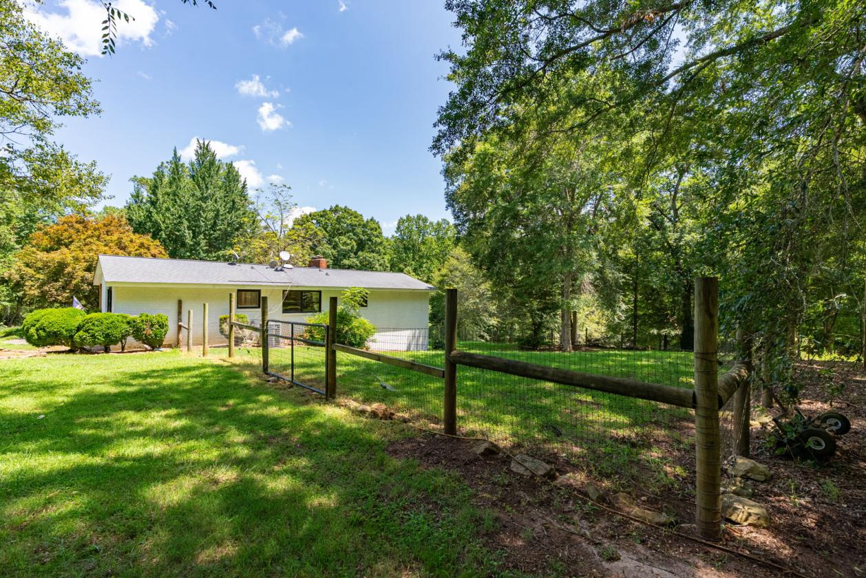 Private Retreat with Rustic Barns, Creek and Home - photo 22
