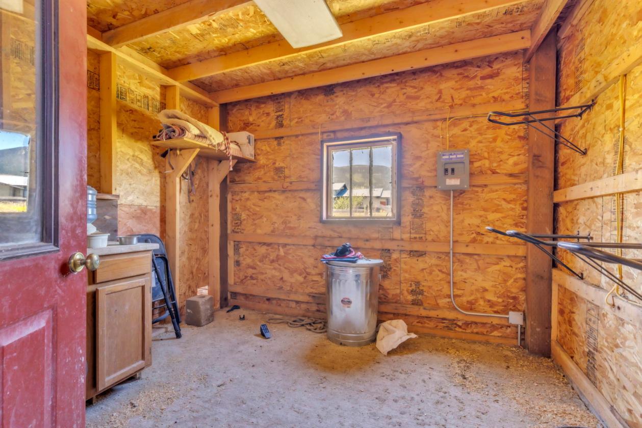 Home, ADU, Barn, 10 acres and Million Dollar views - photo 21