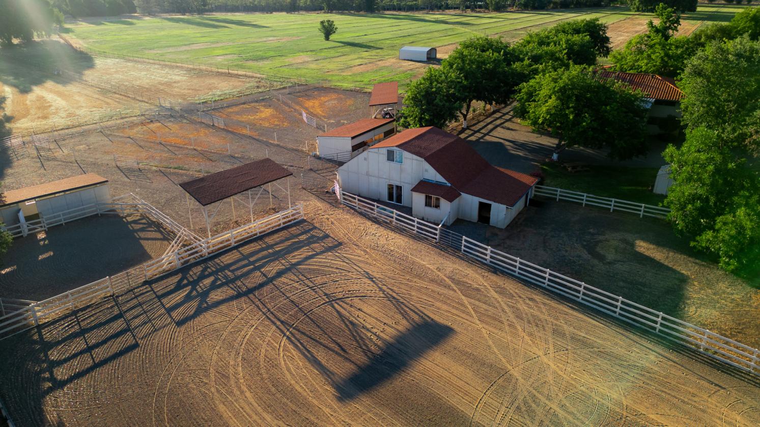 Well | Green Pastures | Barns | Arena |Gated |Oaks - photo 5