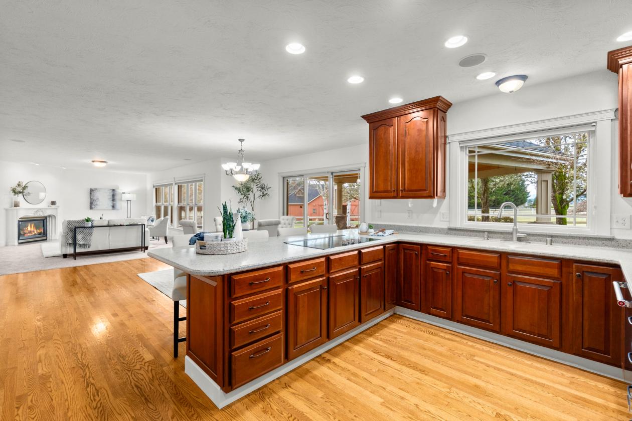 Equestrian Community Estate with Mountain Views - photo 16